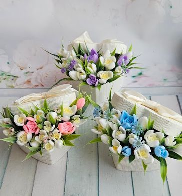 Сувенир из мыльной основы подснежники в коробке