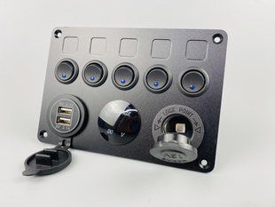 5-ти кнопочной панели с двумя USB портами, цифровым вольтметром и розеткой прикуривателя