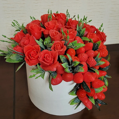 Мило ручної роботи Букет троянди з ягідками