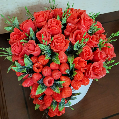 Мыло ручной работы Букет розы с ягодами
