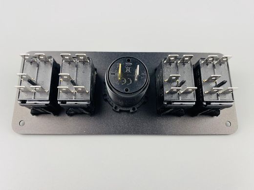 Панель с 4-мя переключателями, USB зарядкой QC3.0 и вольтметром